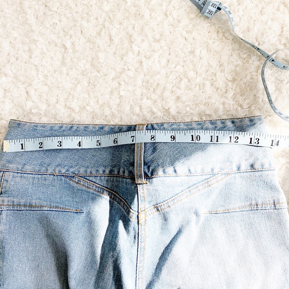 Cache Light Wash Capri Jeans NWOT - Picture 6 of 7